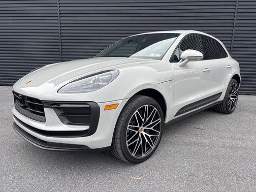 2025 Porsche Macan AWD