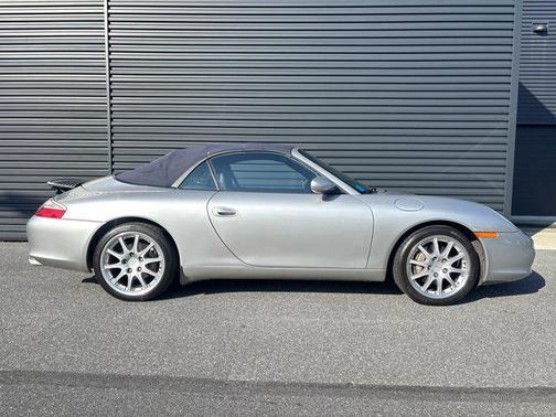 2002 Porsche 911 Carrera 4