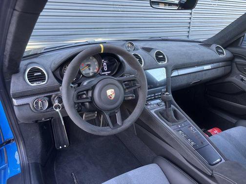 2024 Porsche 718 Cayman GT4 RS