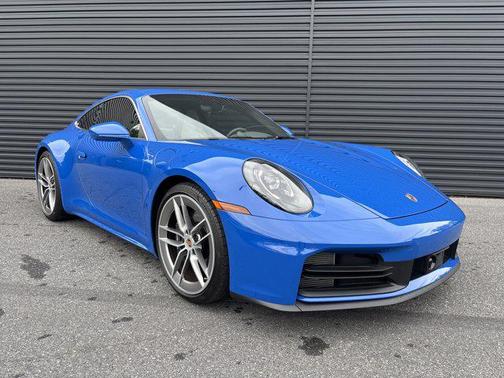 2025 Porsche 911 Carrera