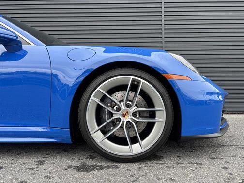 2025 Porsche 911 Carrera