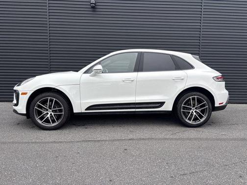 2025 Porsche Macan 