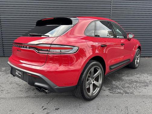 2024 Porsche Macan Premium Package Plus