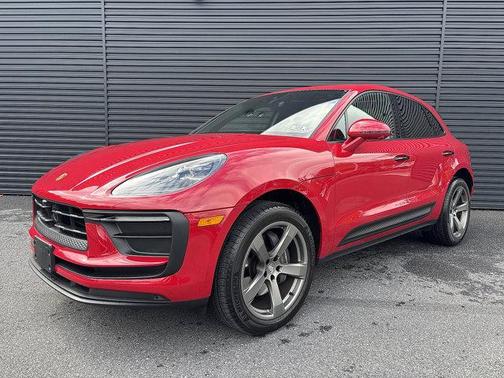 2024 Porsche Macan Premium Package Plus