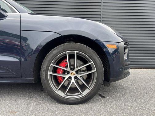 2022 Porsche Macan Macan