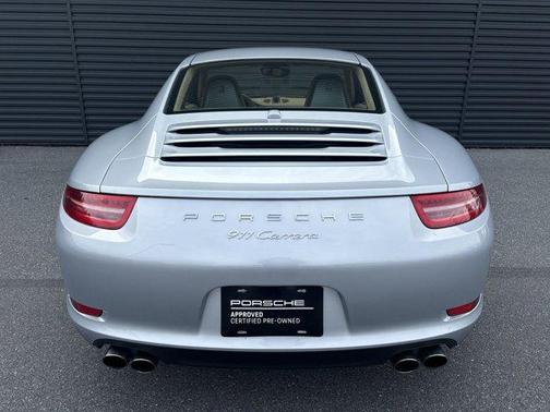 2015 Porsche 911 Carrera