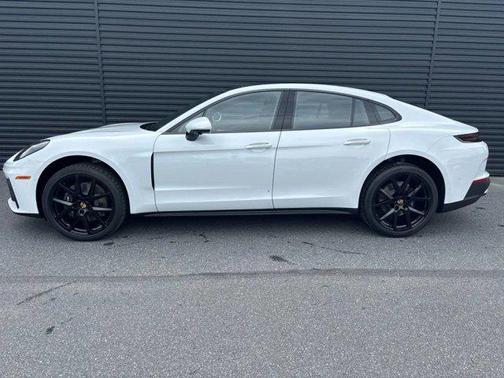 2024 Porsche Panamera 