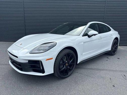 2024 Porsche Panamera 