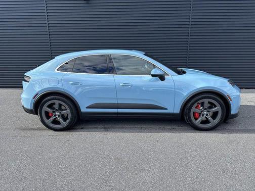 2025 Porsche Macan 4S