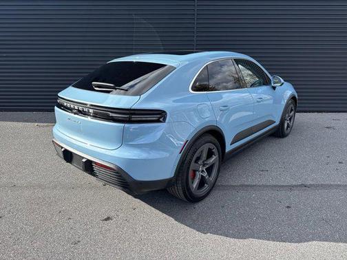 2025 Porsche Macan 4S