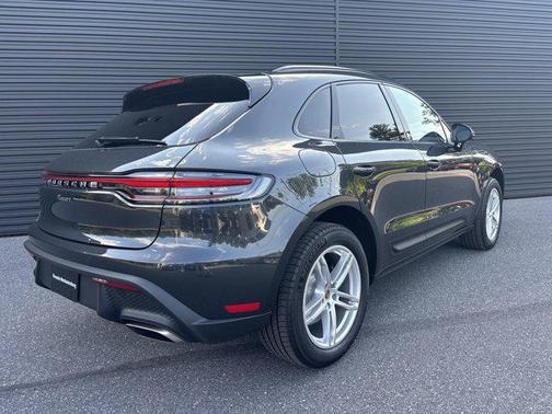 2025 Porsche Macan AWD