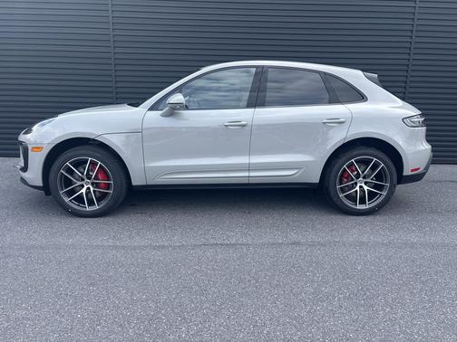 Chalk 2026 Porsche Macan Macan