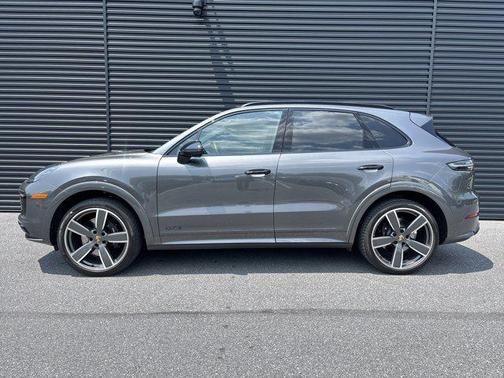 2022 Porsche Cayenne GTS