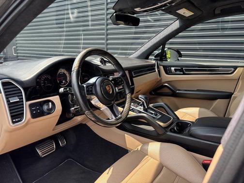 2022 Porsche Cayenne GTS