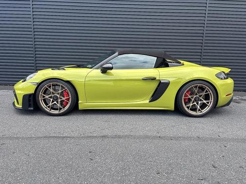 2025 Porsche 718 Spyder RS