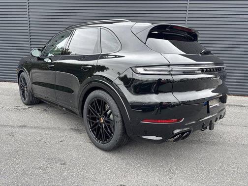 2026 Porsche Cayenne GTS