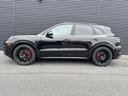 2026 Porsche Cayenne GTS