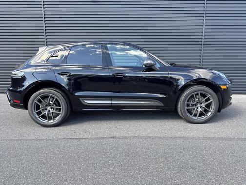 Jet Black 2026 Porsche Macan Macan