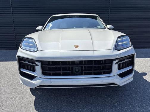 2025 Porsche Cayenne GTS