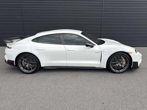 2025 Porsche Taycan Turbo GT