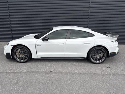 2025 Porsche Taycan Turbo GT