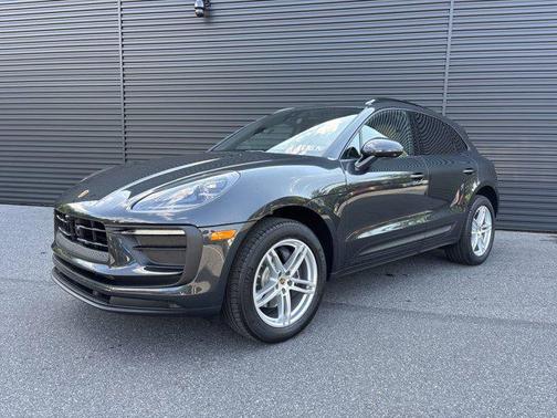 2025 Porsche Macan AWD
