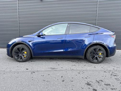 2022 Tesla Model Y Long Range Dual Motor All-Wheel Drive