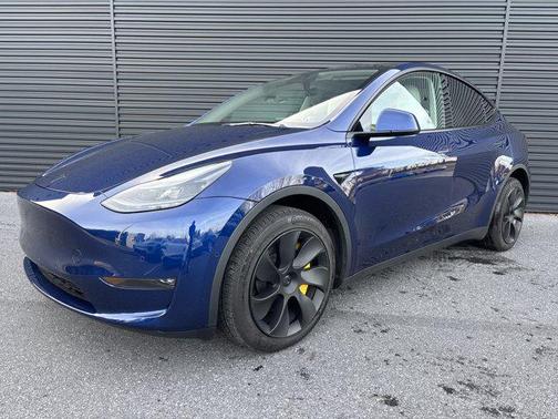 2022 Tesla Model Y Long Range Dual Motor All-Wheel Drive