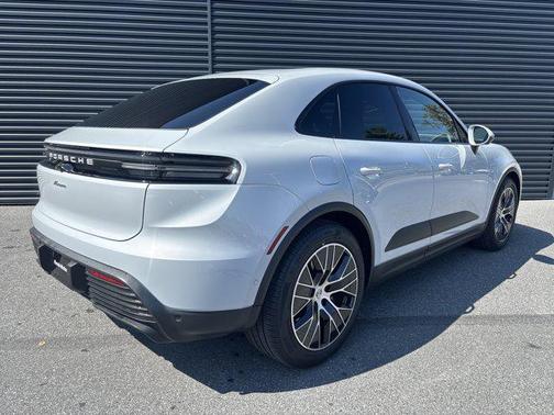 2025 Porsche Macan Electric