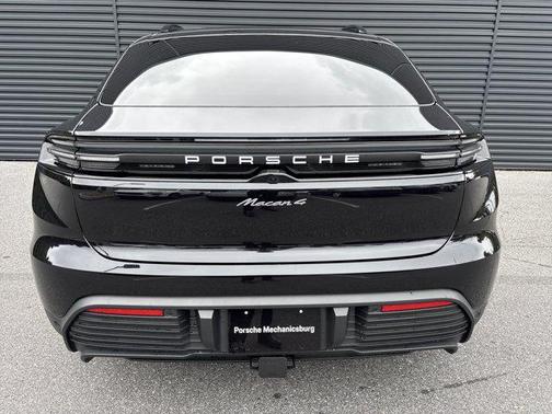 2025 Porsche Macan 4