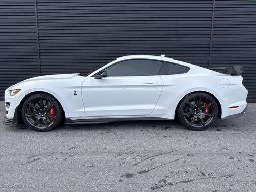 2022 Ford Shelby GT500 Base
