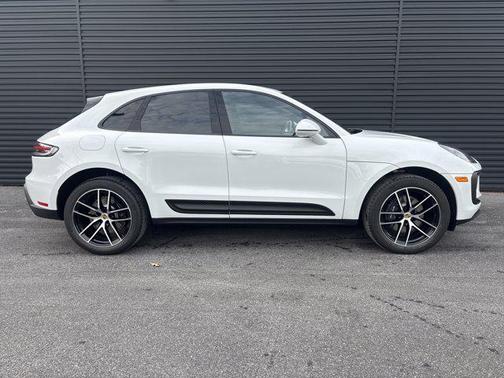 2026 Porsche Macan 