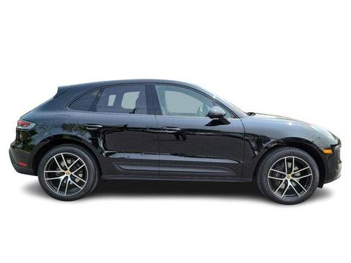 2022 Porsche Macan Base