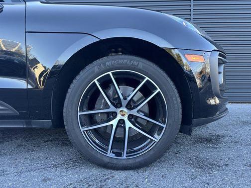 2022 Porsche Macan Base