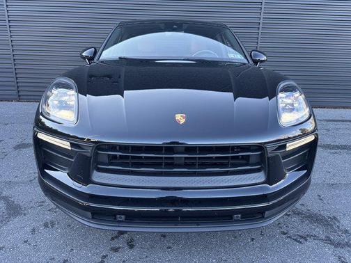 2022 Porsche Macan Base