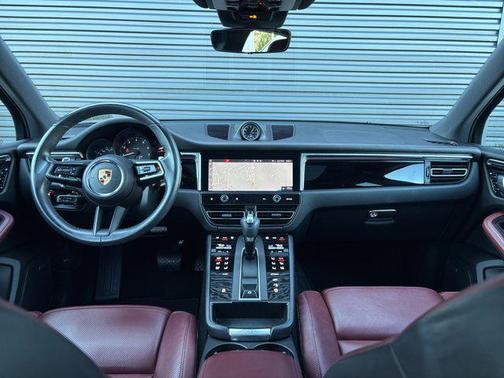 2022 Porsche Macan Base