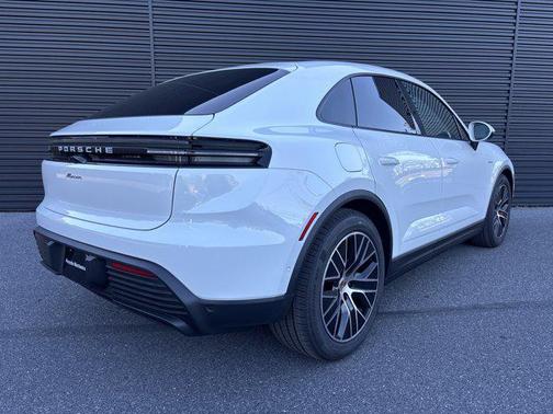2025 Porsche Macan Electric