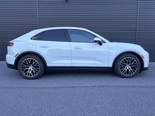 2025 Porsche Macan Electric