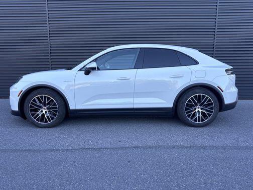 2025 Porsche Macan Electric