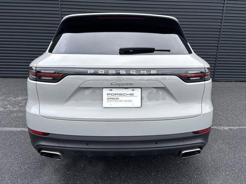 2022 Porsche Cayenne Base (Tiptronic)