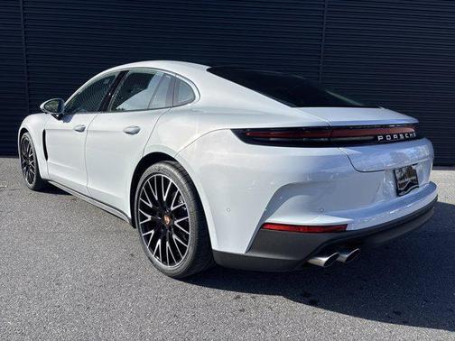 2026 Porsche Panamera 