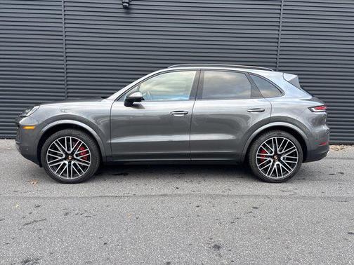 2025 Porsche Cayenne S