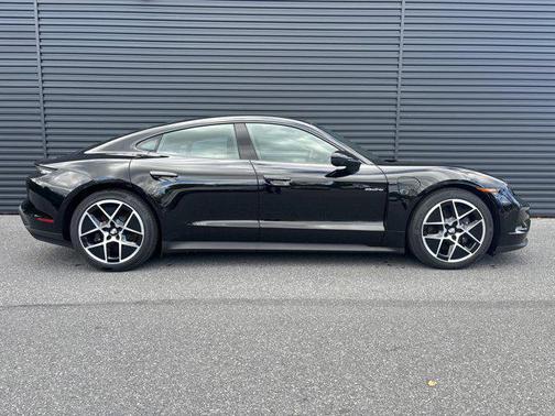 2025 Porsche Taycan RWD