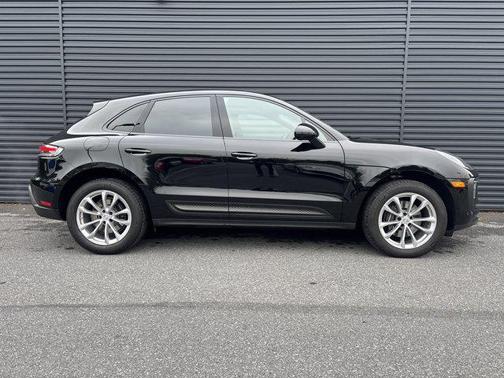 2024 Porsche Macan AWD