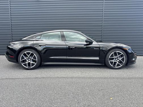 2025 Porsche Taycan RWD
