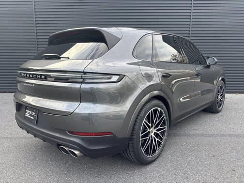 2024 Porsche Cayenne S