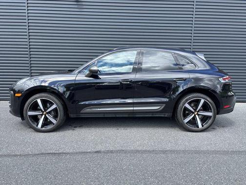 2025 Porsche Macan Base