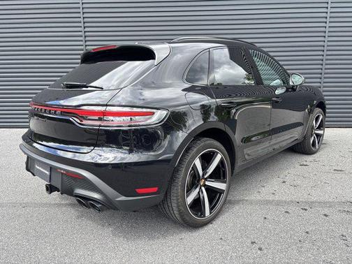 2025 Porsche Macan Base