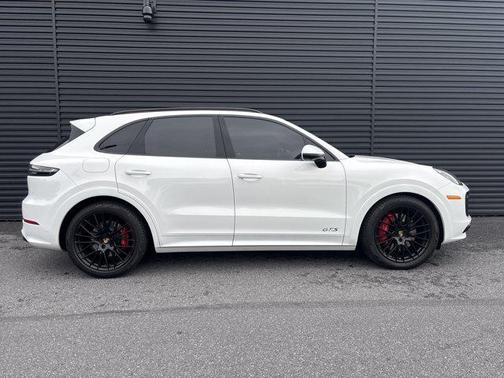 2021 Porsche Cayenne GTS