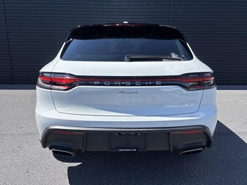 2025 Porsche Macan 